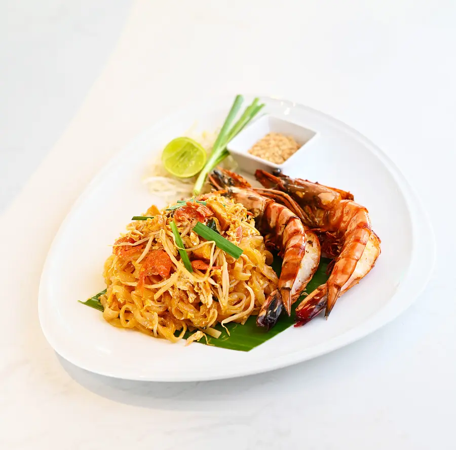 ผัดไทยกุ้งลายเสือ