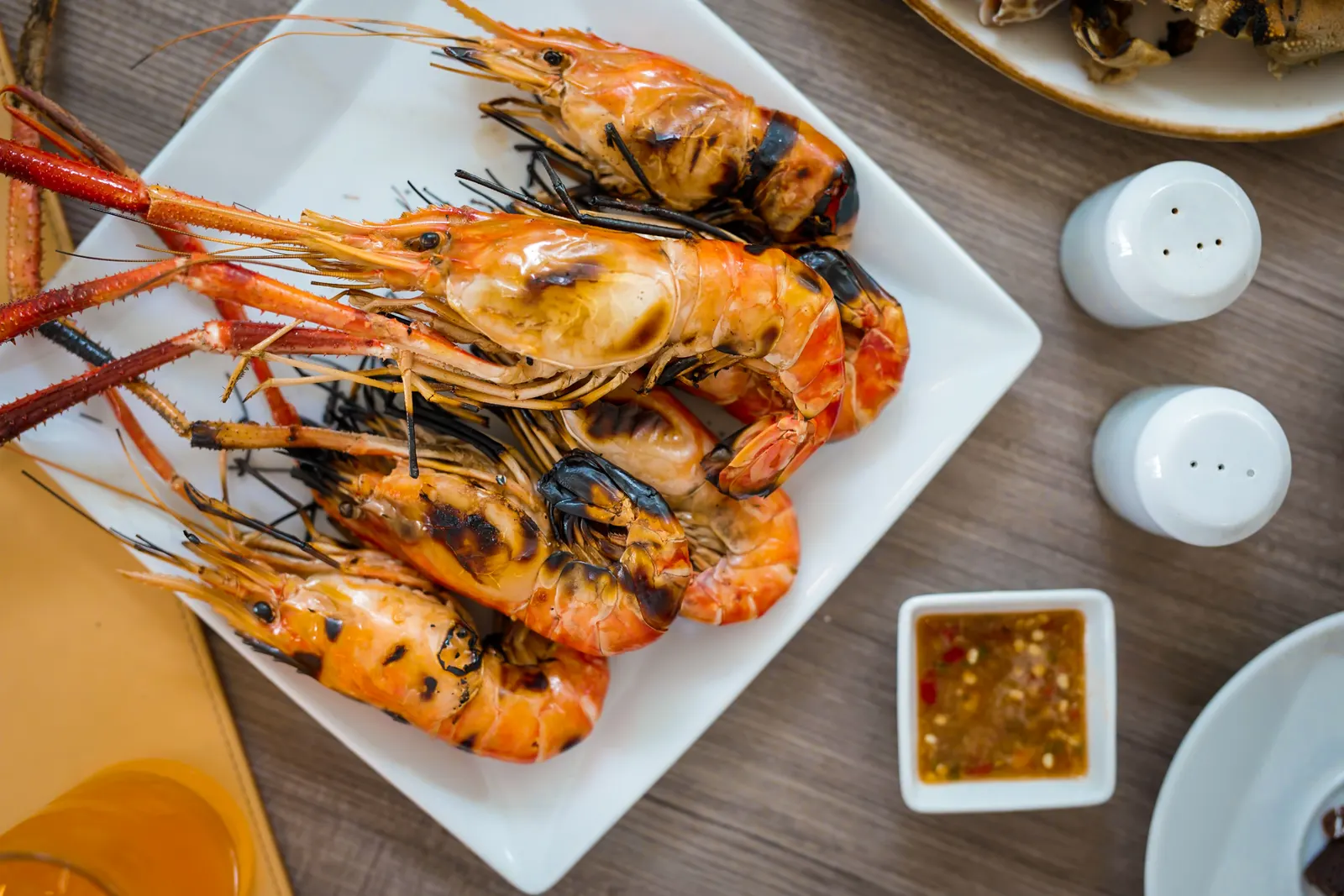 กุ้งแม่น้ำเผาไม่อั้น